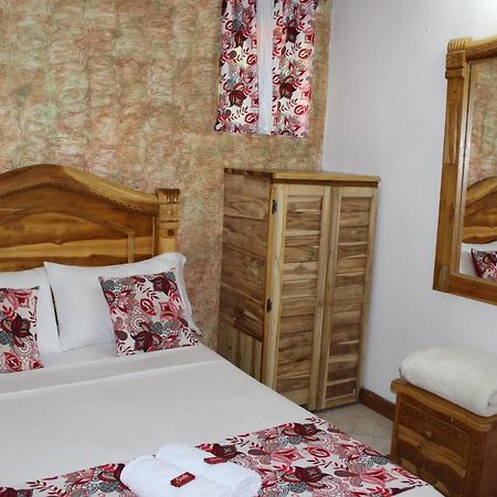 Hotel Las Guacamayas Guatape Bagian luar foto