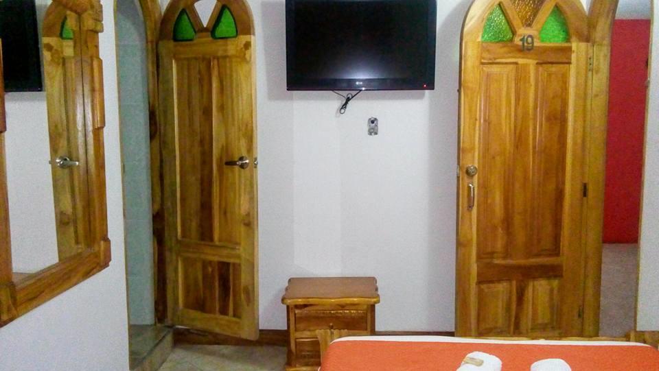 Hotel Las Guacamayas Guatape Bagian luar foto