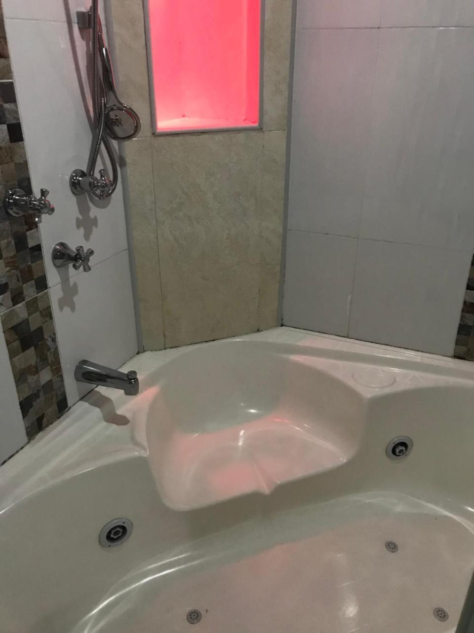 Hotel Las Guacamayas Guatape Bagian luar foto
