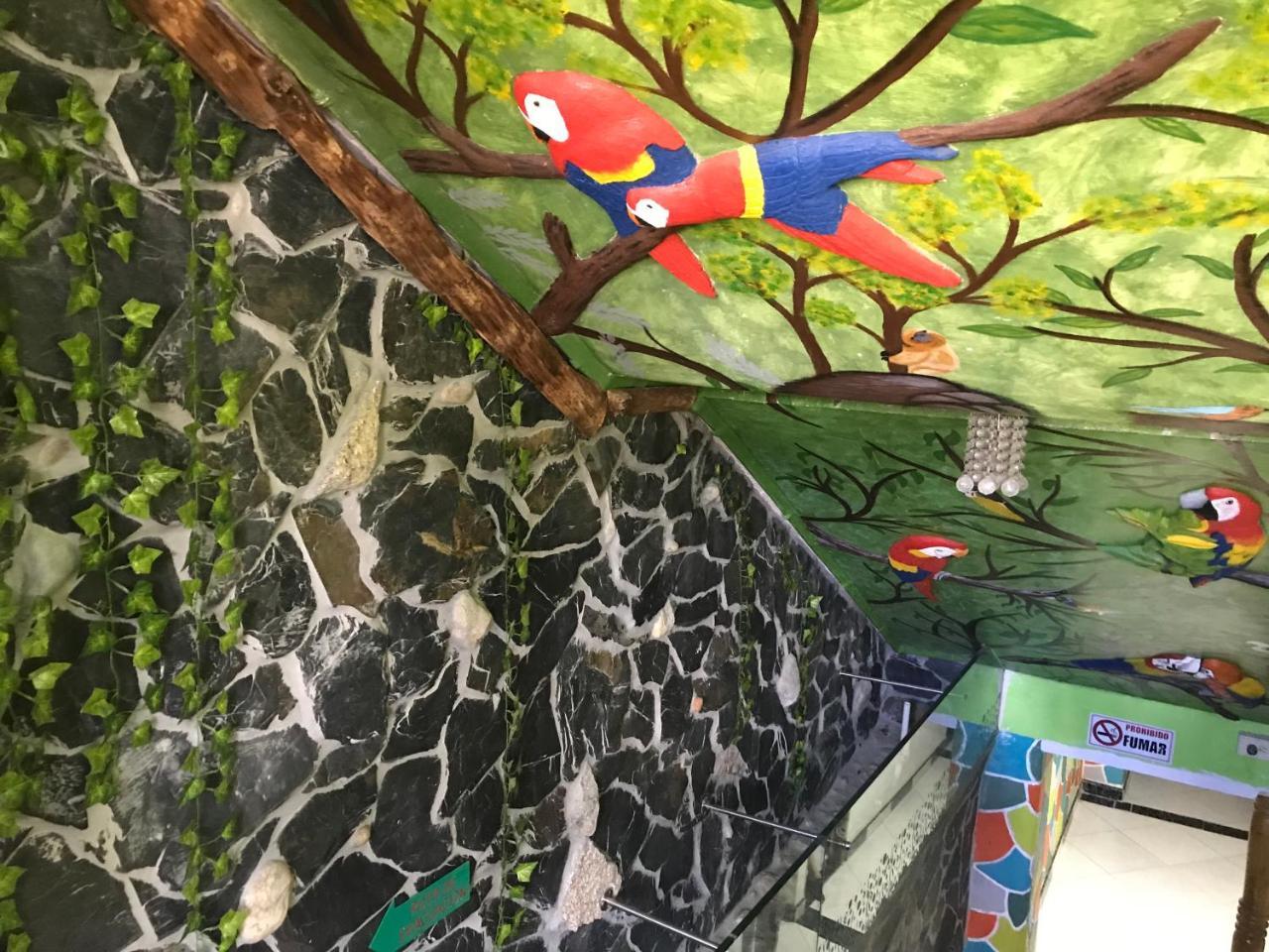 Hotel Las Guacamayas Guatape Bagian luar foto