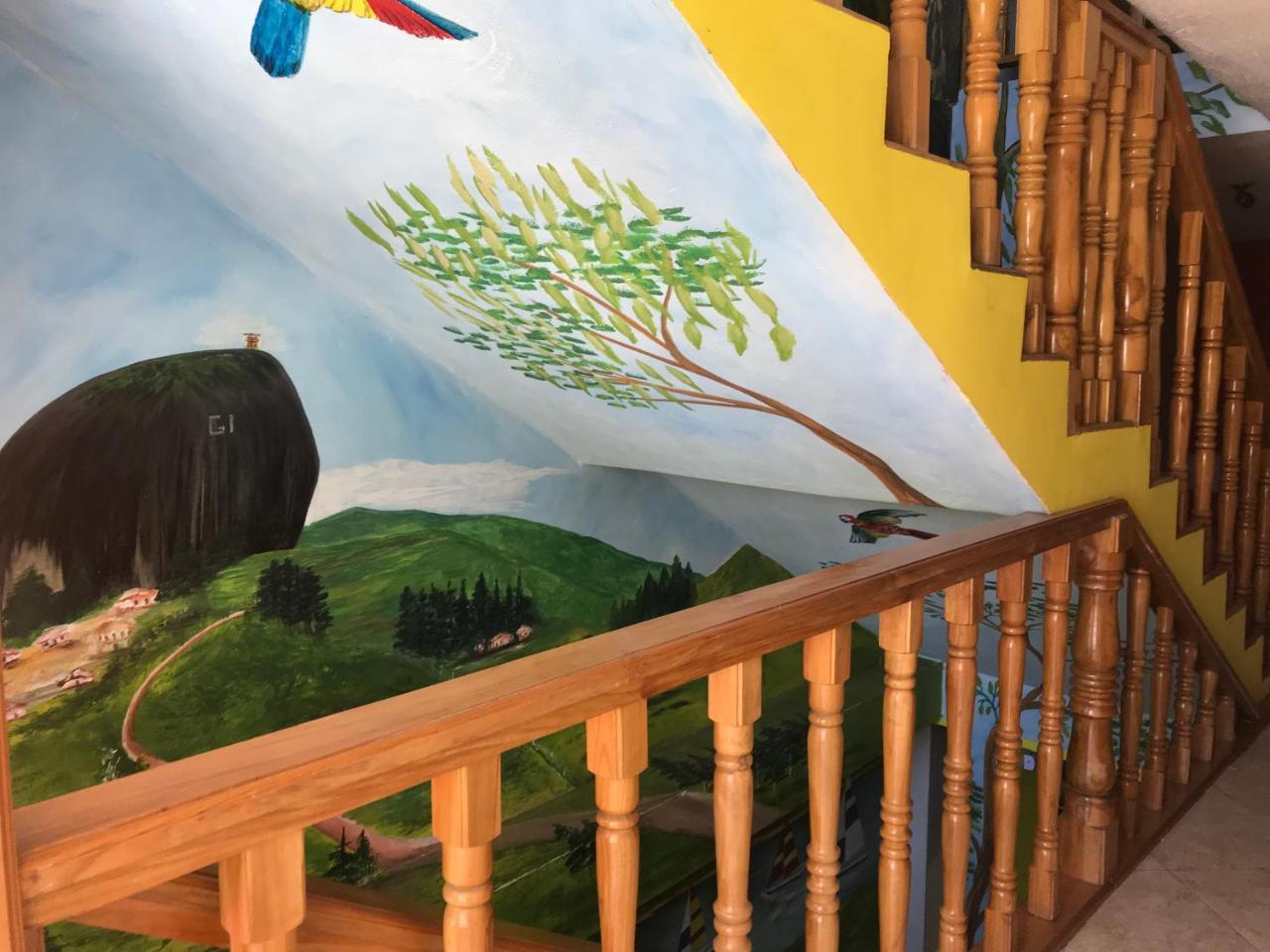 Hotel Las Guacamayas Guatape Bagian luar foto