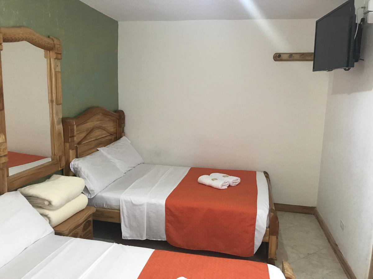 Hotel Las Guacamayas Guatape Bagian luar foto