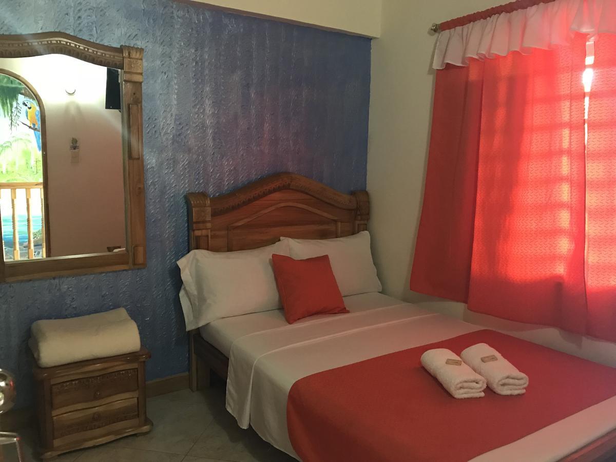 Hotel Las Guacamayas Guatape Bagian luar foto