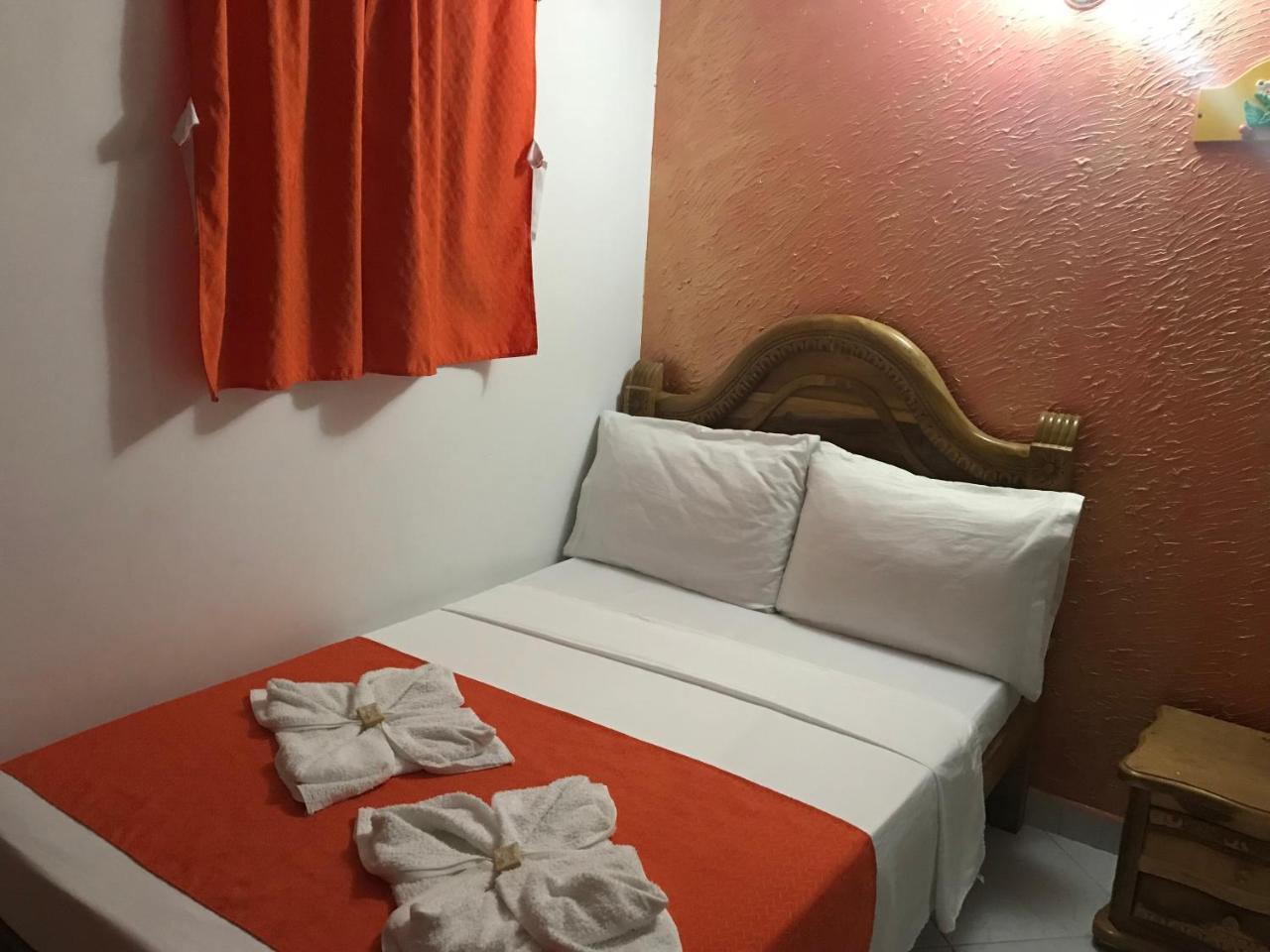 Hotel Las Guacamayas Guatape Bagian luar foto