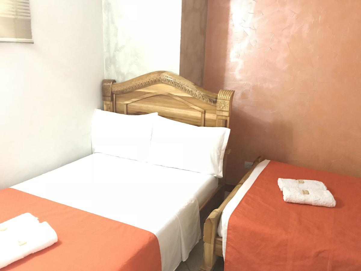 Hotel Las Guacamayas Guatape Bagian luar foto