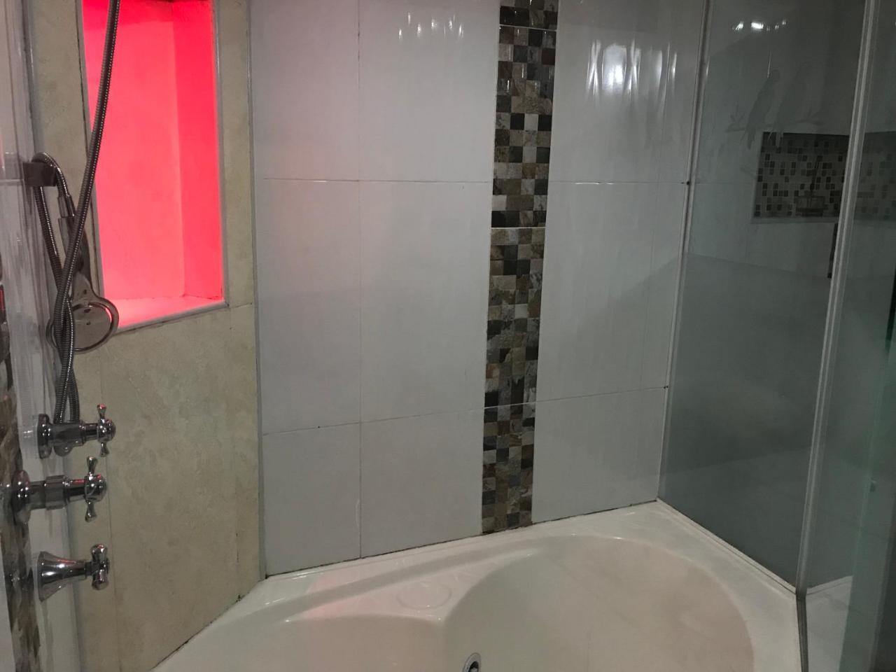 Hotel Las Guacamayas Guatape Bagian luar foto