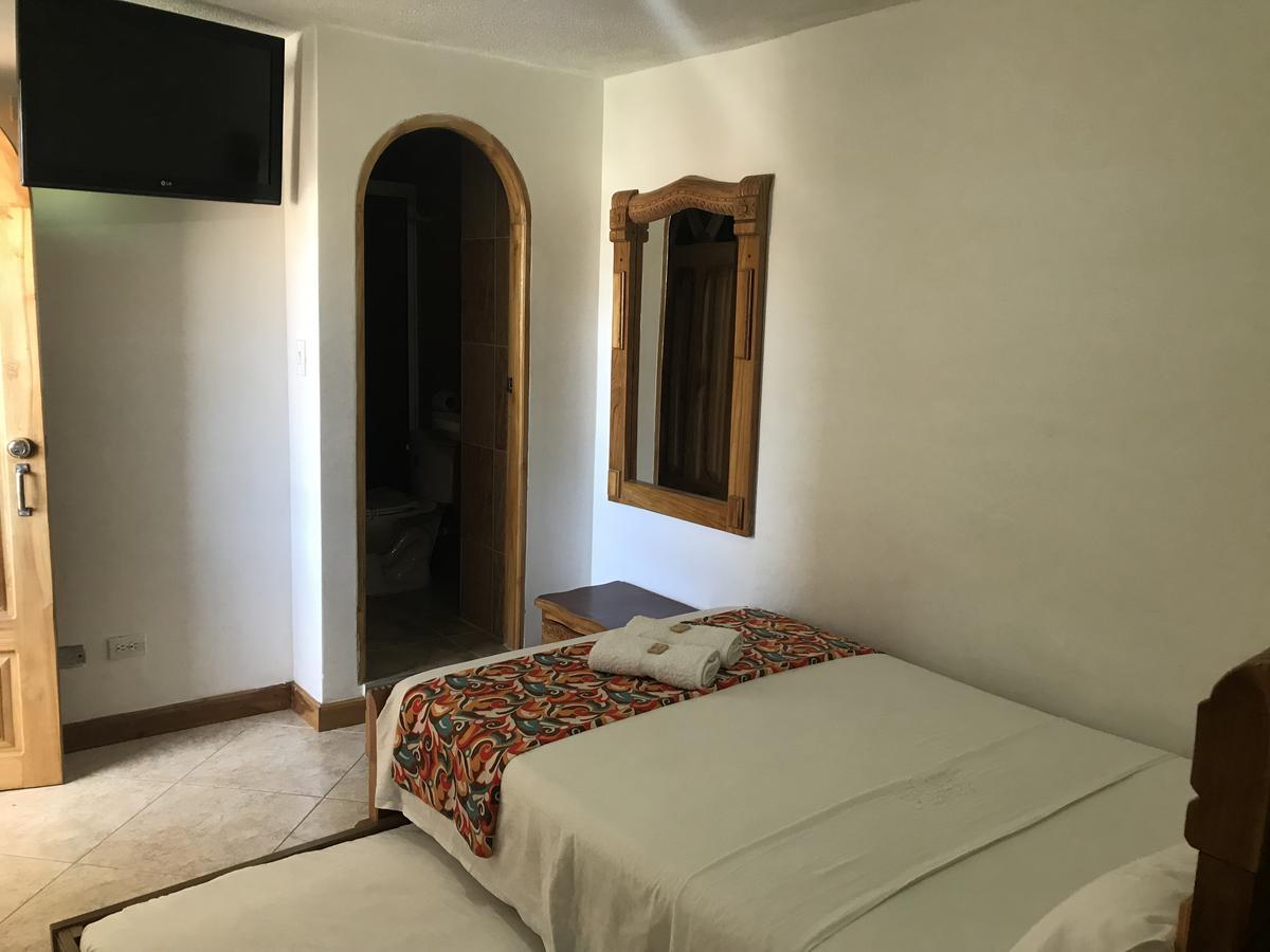 Hotel Las Guacamayas Guatape Bagian luar foto