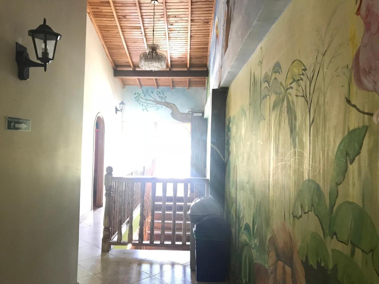 Hotel Las Guacamayas Guatape Bagian luar foto