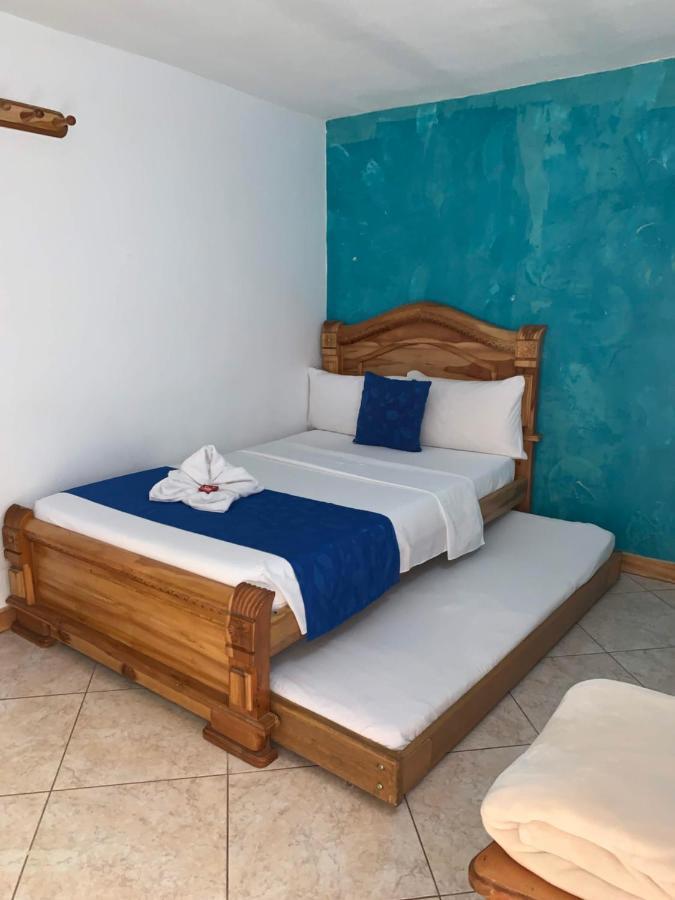Hotel Las Guacamayas Guatape Bagian luar foto